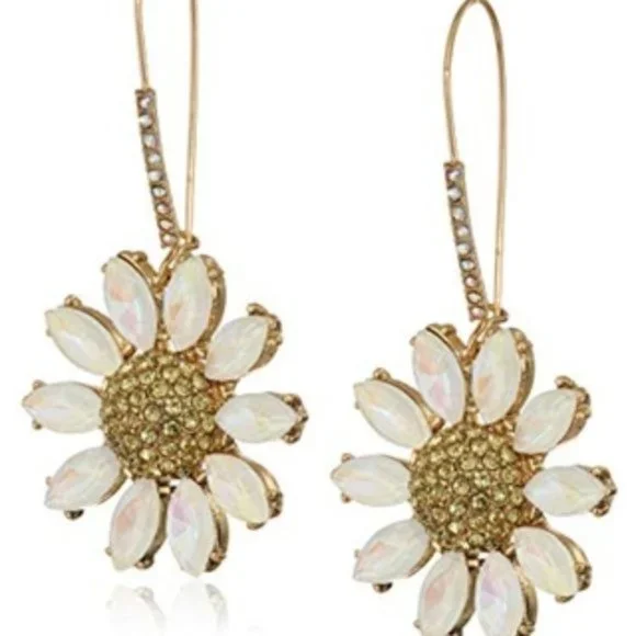 Betsey Johnson Daisy Flower Drop Earrings - Picture 1 of 6